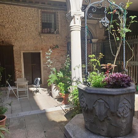 Апартаменты Al Mezzanino, Palazzo Torniello Венеция Экстерьер фото