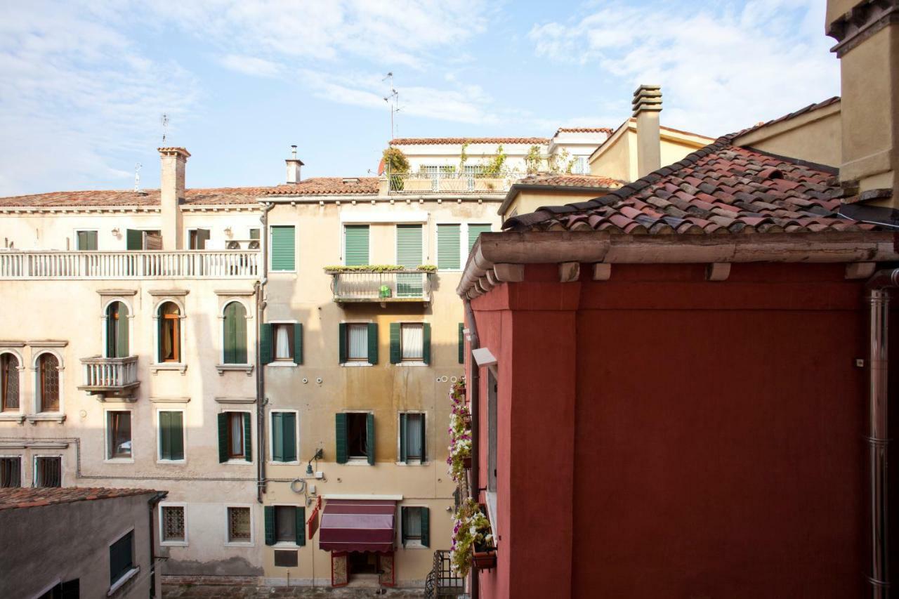 Апартаменты Al Mezzanino, Palazzo Torniello Венеция Экстерьер фото